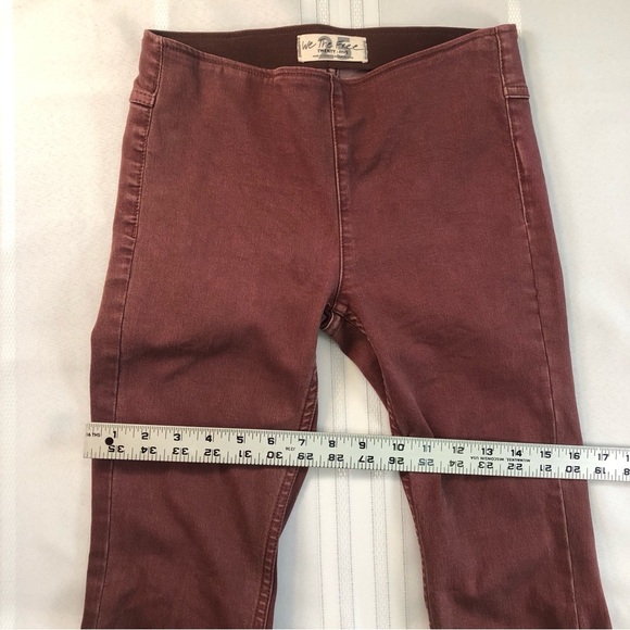 We The Free Pull on Flared Burgundy Jean Pants Size 25 - Picture 3 of 11